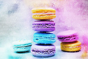 Multiple different coloured macarons